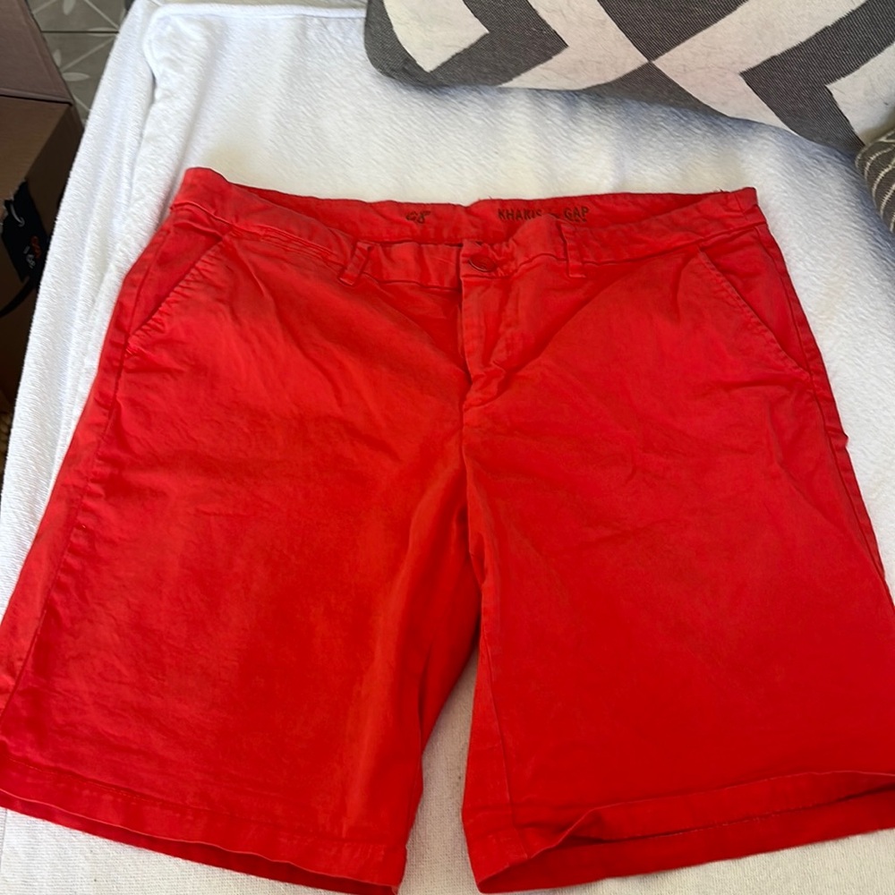 GAP Boyfriend Fir Chino Shorts